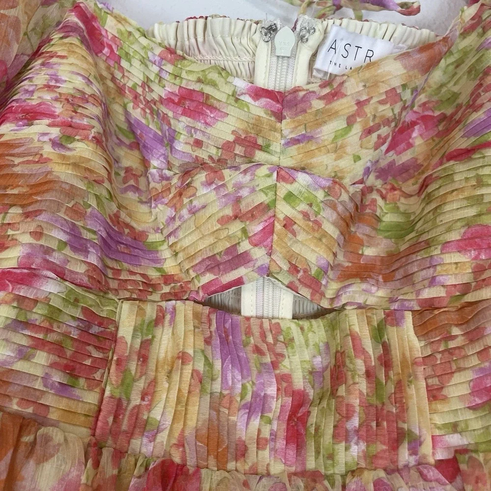 ASTR The Label Arlet Top M Yellow Multi Floral Puff Sleeve Smocked Peplum Blouse